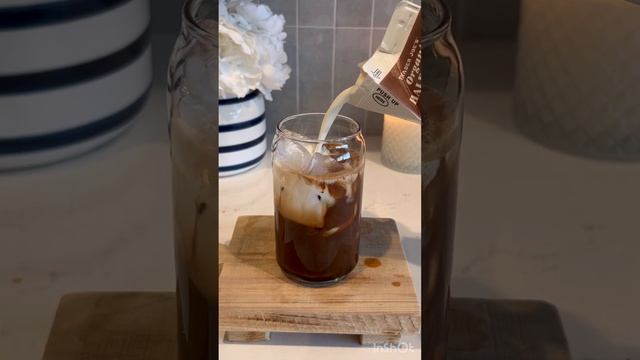 Iced Mexican Mocha #SHORTS #ASMR смотреть онлайн