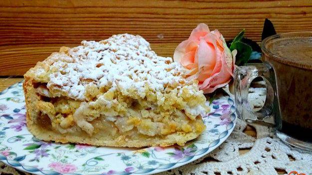 Песочный пирог с яблоками