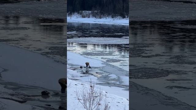 В уральской глубинке бельё стирают по старинке