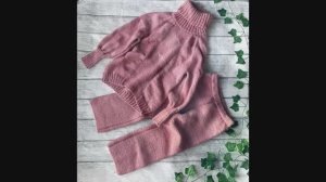 Вязаная кофта на девочку. Вязаный костюм на девочку