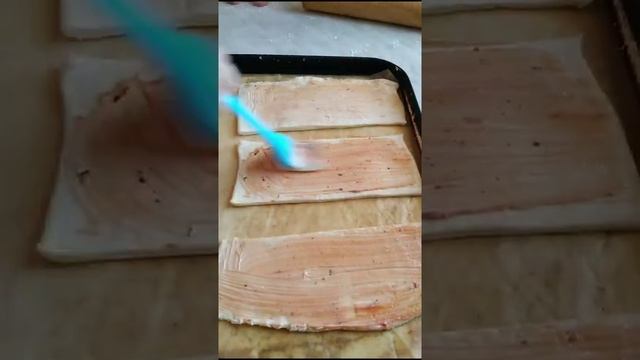 🍕 Рецепт приготовления вкусной мини-пиццы #shorts смотреть онлайн