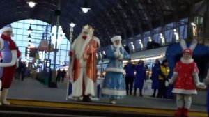 Поезд Деда Мороза прибыл в Москву