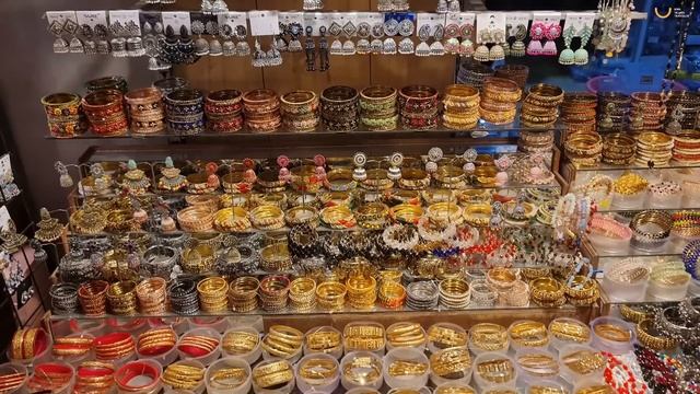 Delhi Tourist places | Street Food | Redfort | India Gate | Qutib Minar | Uma Telugu Traveller смотреть онлайн