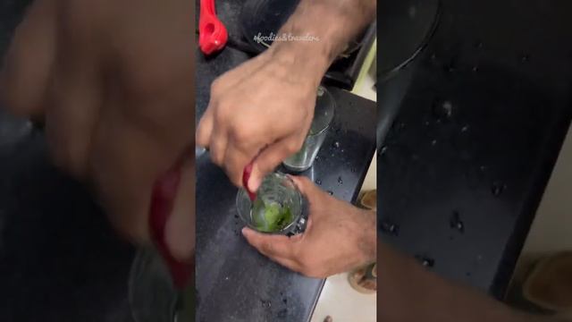 Passion Fruit Mojito Easy way #shorts #ytshorts #mojito #mocktail #cocktail #drinks #foodies смотреть онлайн