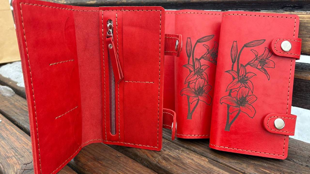 Кошелек КРАСНЫЙ из натуральной кожи ручной работы