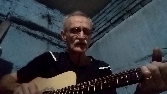 Чорная роза в бокале.