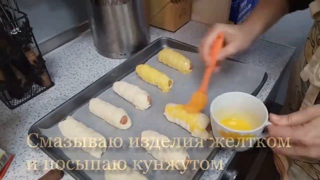 Сосиски в тісті та рогалики з яблуками. Надія Дружиніна смотреть онлайн