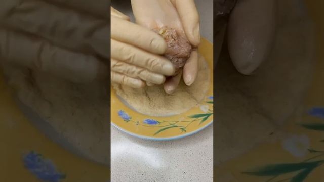 вся семья наелась из 300 граммов мясного фарша, мясные зразы с начинкой из капусты смотреть онлайн