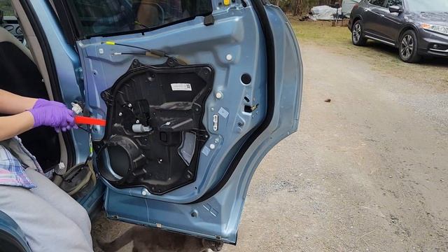 How to remove door panel from Mazda CX 7. как снять обшивку двери мазды СХ7. смотреть онлайн