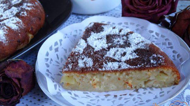 Сухарник с яблоками в мультиварке