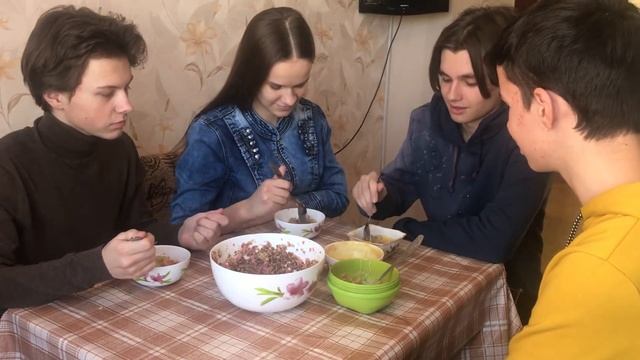 REVOLT SQUAD: Давай Похаваем 2 смотреть онлайн