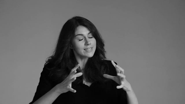 Актриса Валерия Рева. 4 языка. Actress Valery Reva. 4 languages. смотреть онлайн