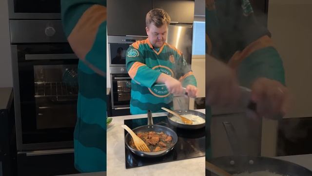 Kalaonni - Fried rice ja Teriyaki -kirjolohiresepti смотреть онлайн