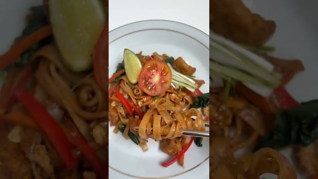 Vegetarian Pad See Ew #shorts смотреть онлайн