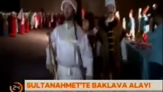 Fatih'te 500 Yıllık Ramazan Geleneği Baklava Alayı | Kanal24 Haberi ( Mustafa Demir ) смотреть онлайн