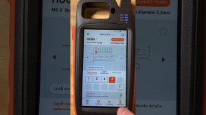 Xhorse Dolphin XP-005. Cutting plastic key HU66.