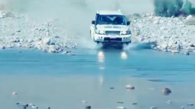 Prado pani ke andar drive karte hue,#shortsyoutube #shortsfeed #shortsvideo,