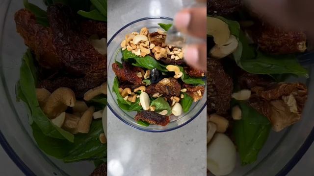 Sun-dried tomatoes and basil pesto. Simple and scrumptious! #shortsfeed #shorts #viralshorts смотреть онлайн