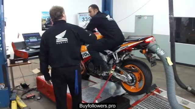 honda cbr 1000 repsol sur le dyno смотреть онлайн
