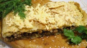 Слоеный пирог с фаршем и грибами