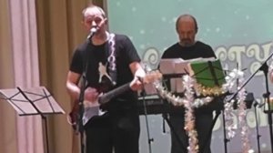 А девчонка та проказница