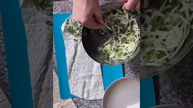 Хрустящие сырные треугольнички из лаваша смотреть онлайн