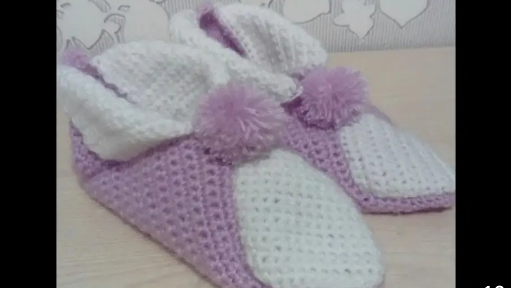 ВЯЖЕМ КРАСИВЫЕ ТАПОЧКИ КРЮЧКОМ / МАСТЕР КЛАСС ПО ВЯЗАНИЮ смотреть онлайн