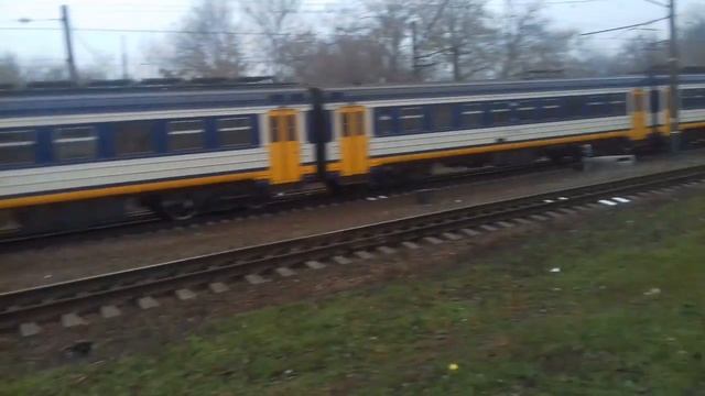 Скоростной электропоезд ЭР2Т   7104 в новой ливрее рейсом 6292 Харьков   Краматорск