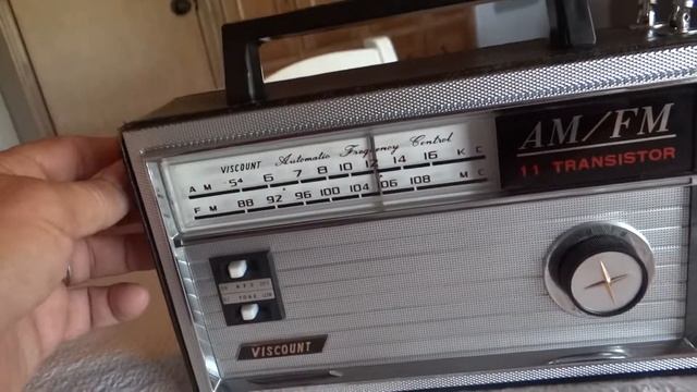 Vintage Viscount 11 transistor - Model 1130 AM/FM Radio