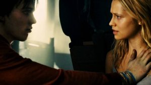 Николас Холт и Тереза Палмер в романтическом зомби-фильме «Тепло наших тел, 2013» Музыкальный клип