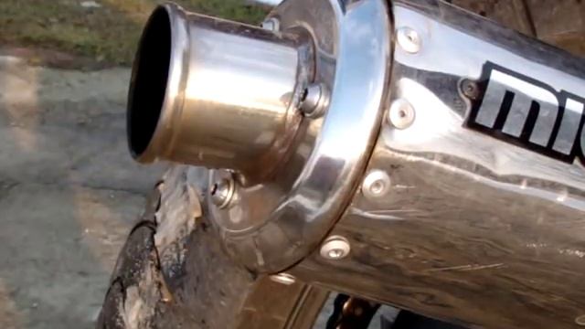 Yamaha FZS600 Fazer with Micron Delta Exhaust смотреть онлайн