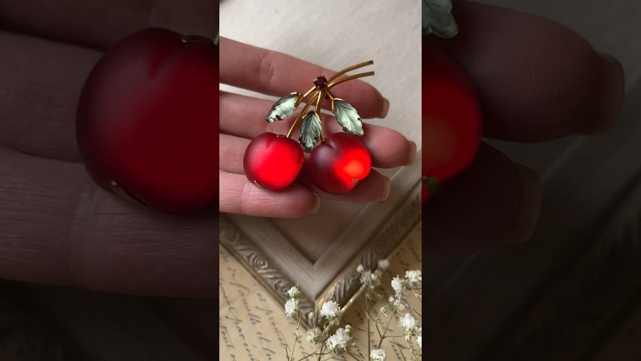 Еще больше винтажных украшений в профиле #винтаж #винтажныеукрашения #ювелирныеукрашения #секондхенд