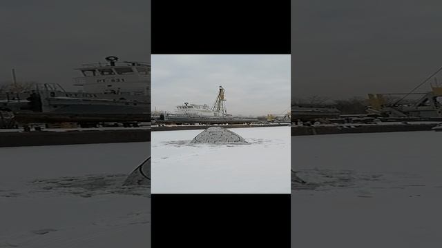 Буксир на баржеmp4