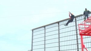 Экстремальный спуск на изиплане доступен для туристов на базе Сафед-Дара в Таджикистане