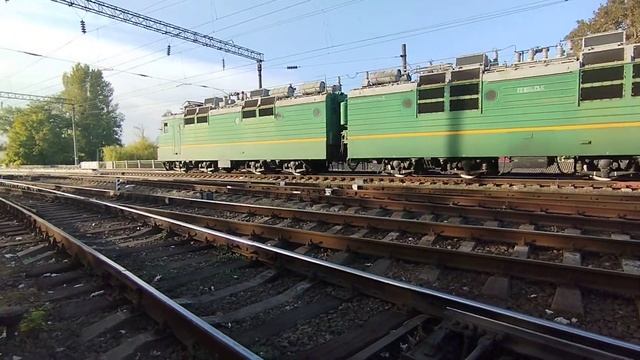 поехал состав ВЛ80т номер не помню Одесса днепро смотреть онлайн