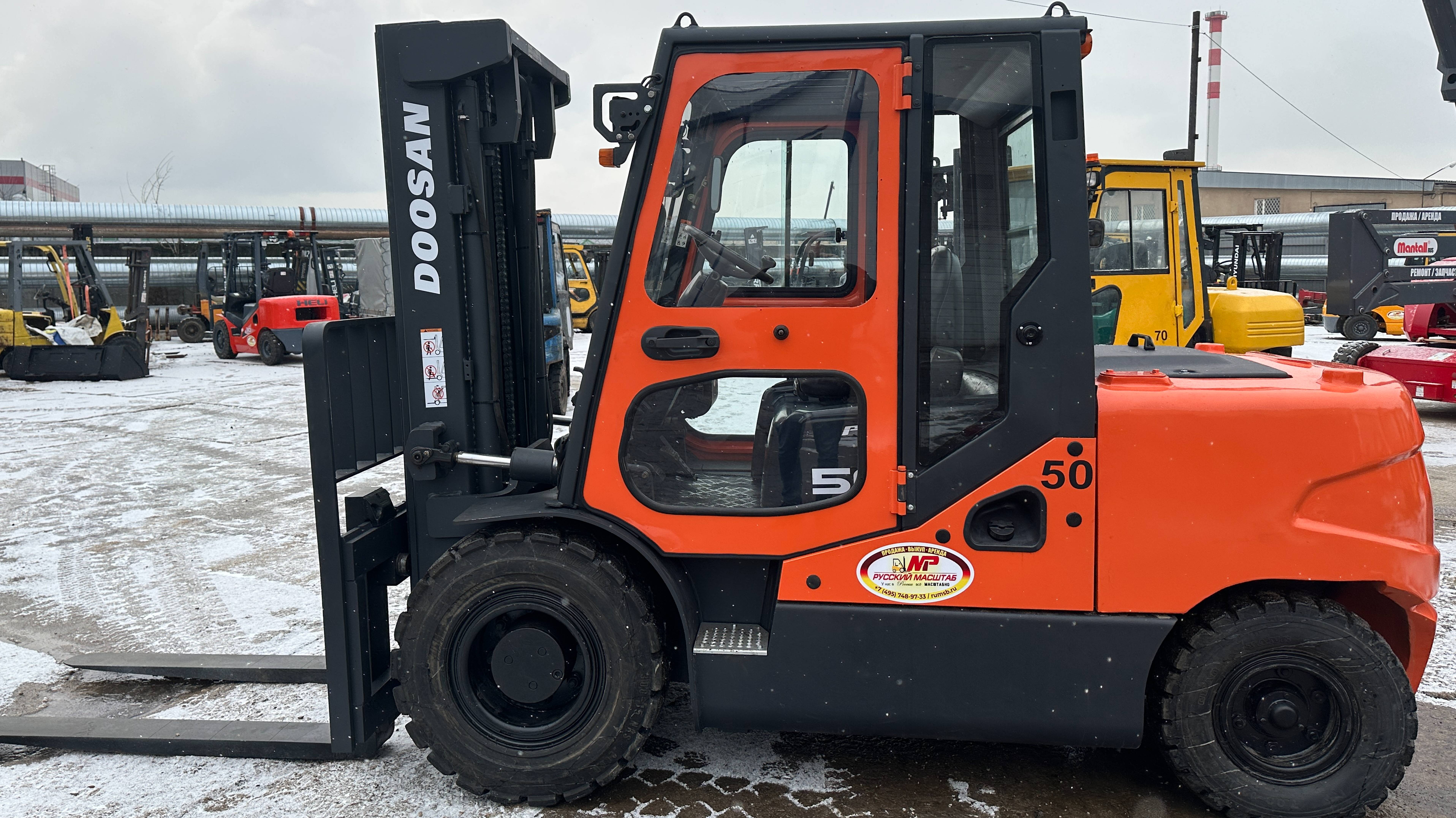 Дизельный погрузчик DOOSAN