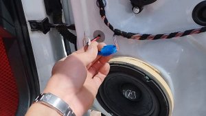 Замена штатных динамиков в Volkswagen Polo на DL Audio Raven 165