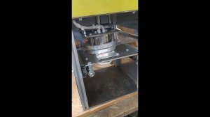 Автоматический трейсилер для запайки стаканов 75мм с вырубкой по контуру и язычком.