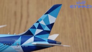 JC Wings 1:200 Etihad Boeing 787-9 Dreamliner (Manchester City Livery) Unboxing