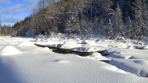 Природа Байкала, замёрзшая река Солзан.