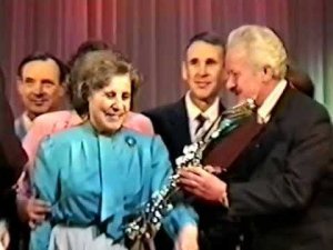 школа 10 празднует 40 лет в Доме Культуры (Саров, 1996)