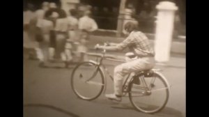 [8mm film] Выпускной класс после последнего урока в школе No 10. Саров, 1988.