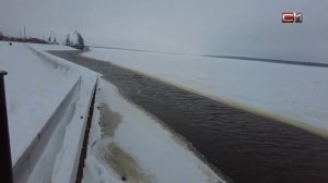 Спасатели продолжают искать ребенка, провалившегося под лед в речпорту Сургута