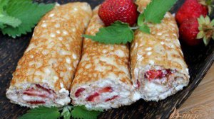 Овсяные блины с творогом и клубникой