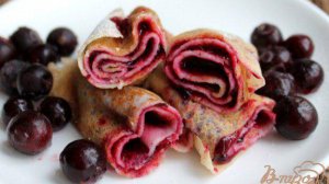 Блины с черной смородиной