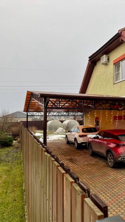 Двускатный навес из поликарбоната сотового, для авто