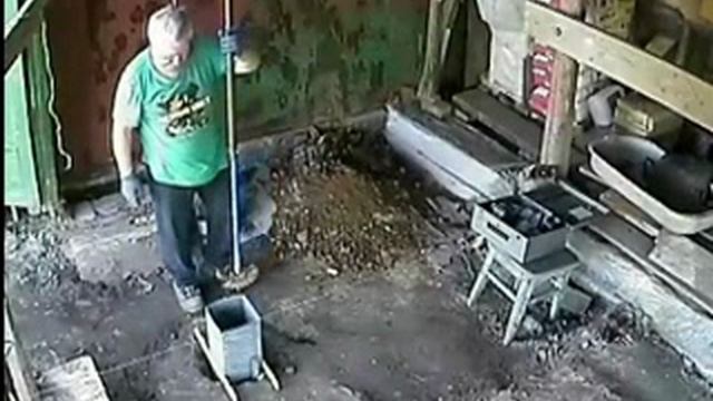 Буронабивная свая ТИСЭ своими руками в 76 лет. [AVI 320x240 XVID]