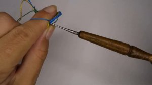 Как связать сумку для куклы/How to crochet a bag for your doll (subtitles)