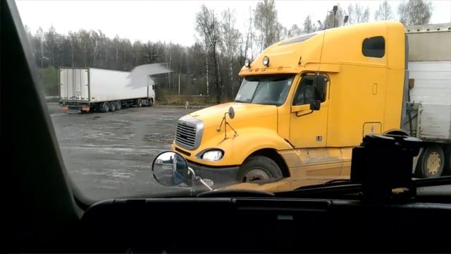 Дальнобой по России. На Урале (встреча с кумом, немного дороги) смотреть онлайн