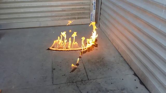 Эксперимент со спичками!!!!100 спичек поджигаются одновременно. смотреть онлайн